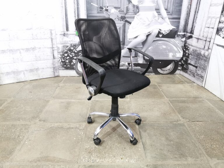 Кресло компьютерное б/у RIVA CHAIR 805 12204-ЧРН (черный) сетка/ткань