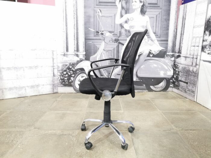 Кресло компьютерное б/у RIVA CHAIR 805 12204-ЧРН (черный) сетка/ткань