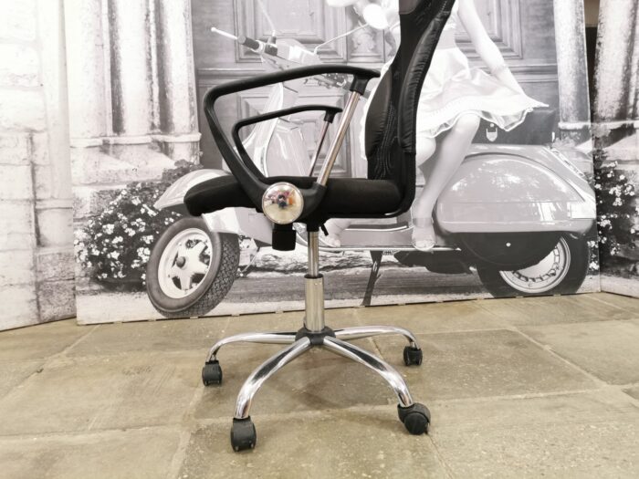 Кресло компьютерное б/у EASY CHAIR 506 TPU 12154-ЧРН (черный) сетка/ткань/кожзам