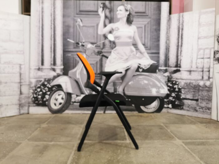 Стул для посетителей складной б/у RIVA CHAIR М2001 12086-ОРЖ (оранжевый) сетка