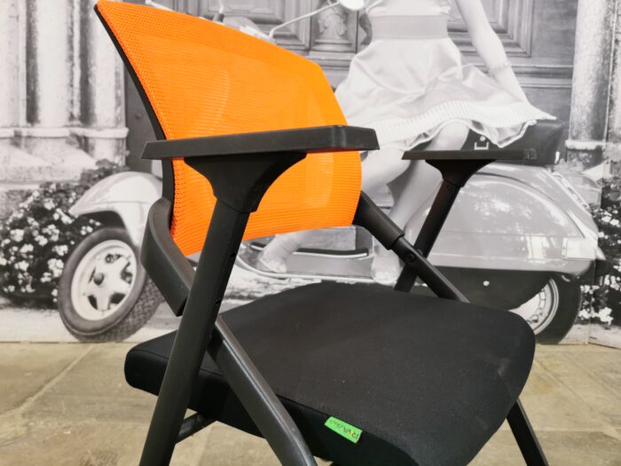 Стул для посетителей складной б/у RIVA CHAIR М2001 12086-ОРЖ (оранжевый) сетка