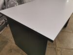 Стол письменный б/у 140х80х75 25мм ШАТУРА 03070/2У-СТК (серый)